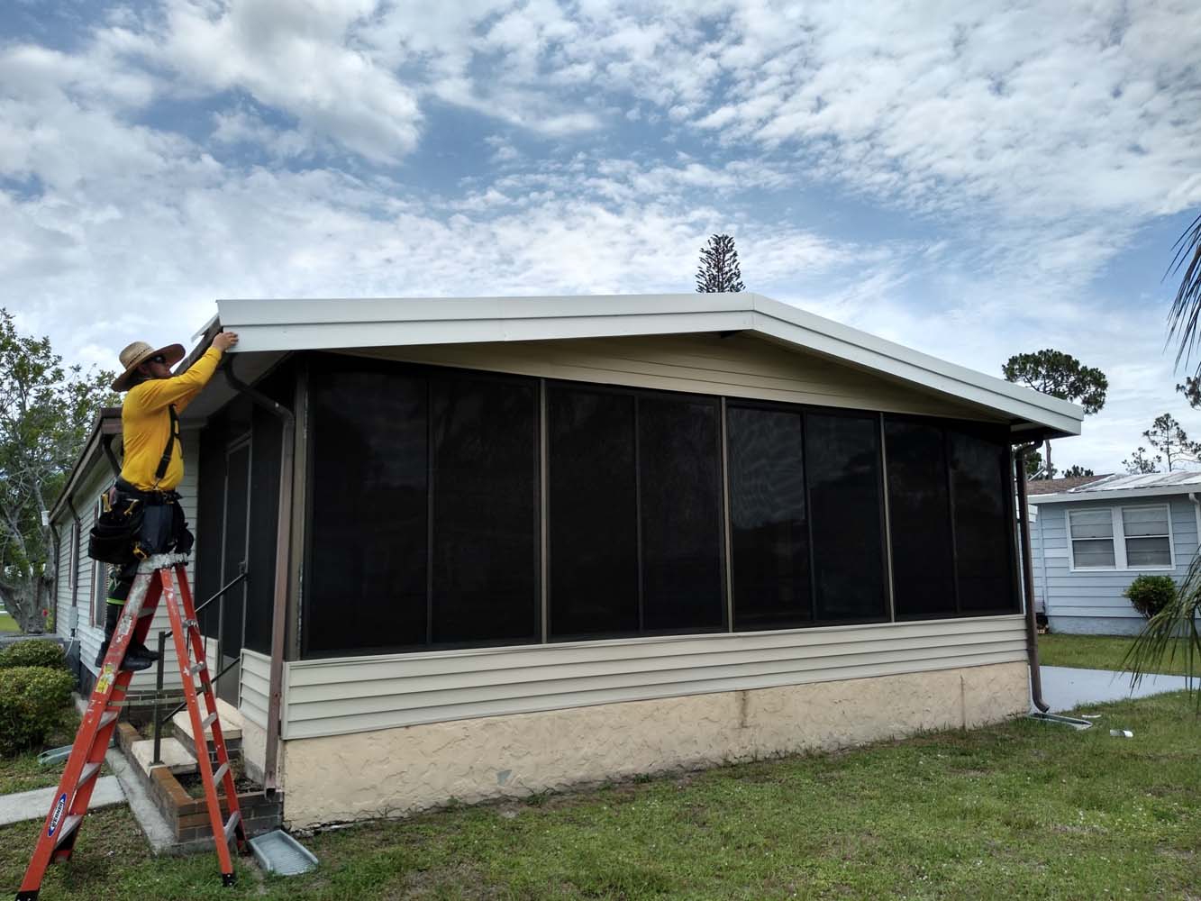 Roof replacement in North Fort Myers for mobile homes. Roof replacement in North Fort Myers for mobile homes.